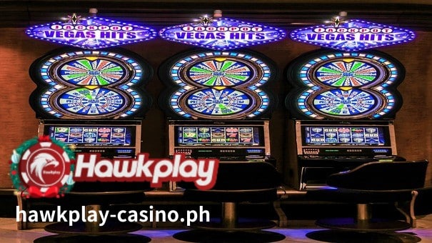 Ang mga slot machine ay karaniwang matatagpuan sa palapag ng casino, at kadalasang